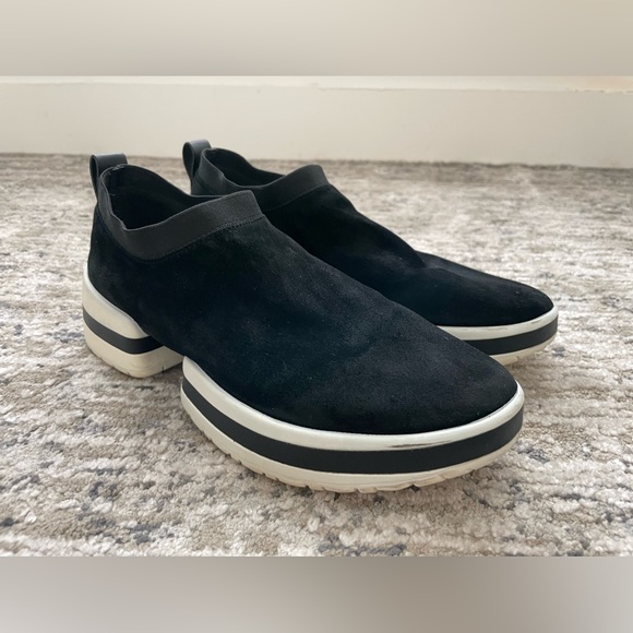 Stuart Weitzman SW-612 Black‎ Suede Sneaker Shoes Size 9 Womens Slip On - Picture 2 of 7